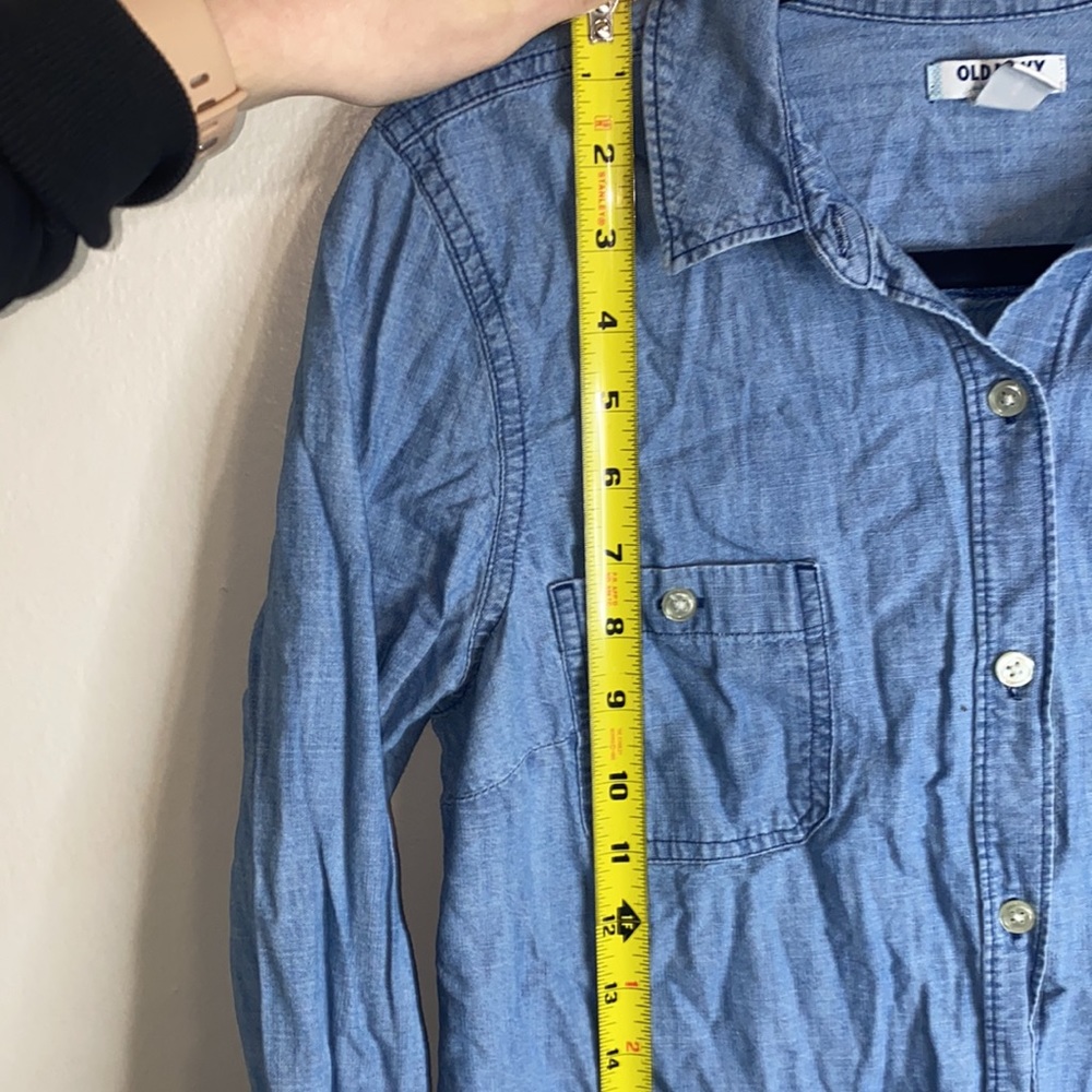 🎈Blue button up long sleeved top! - Picture 4 of 8